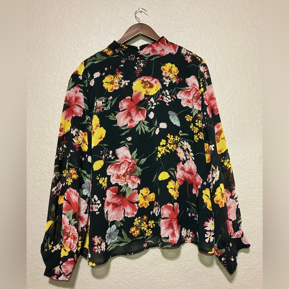Floral Black Blouse